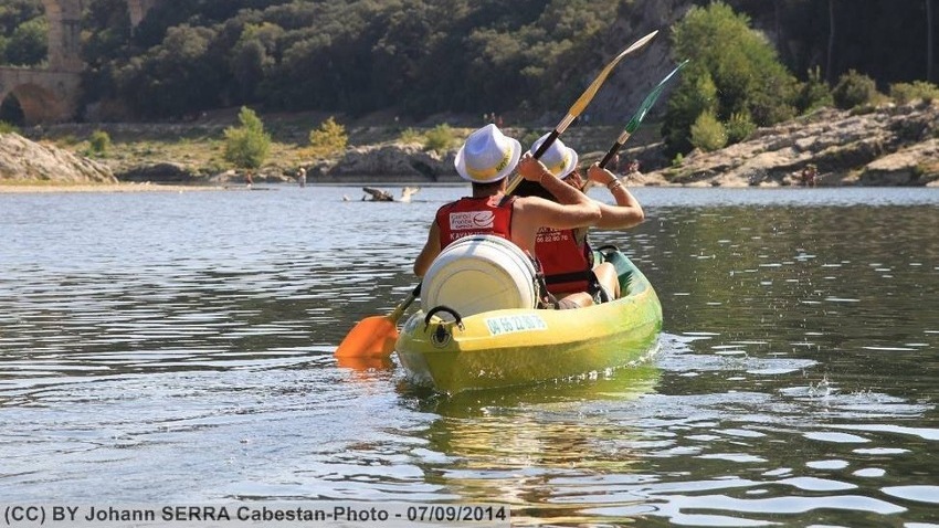 Groupe en canoë dans les Gorges du Gardon